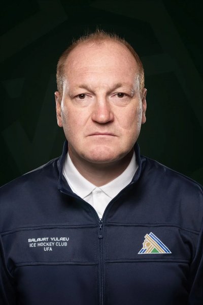 Яханов  Андрей  Викторович